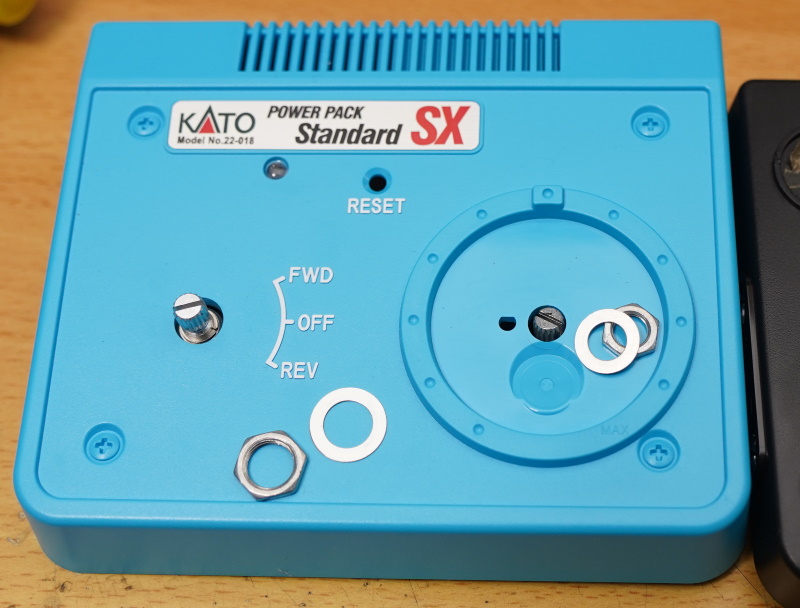 KATO パワーパックスタンダードSXの分解方法 – 電機屋の毎日
